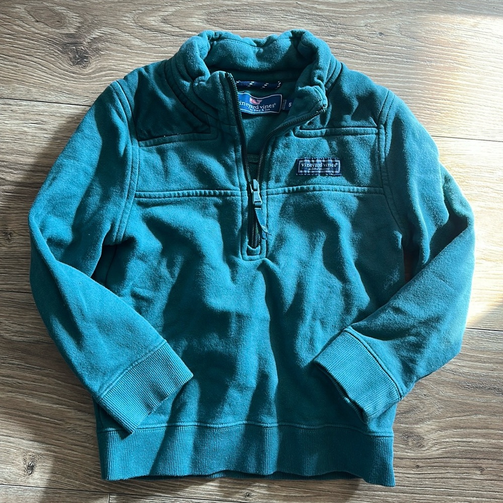 Vineyard Vines boys size 5 pullover sweater!